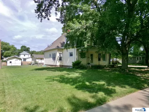 Exterior - 823 N 10th St, Beatrice, NE 68310 photo 21 of 25