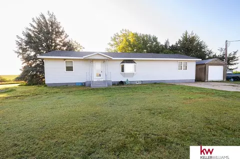 692 Road 3200, Superior, NE 68978