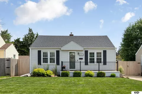 6197 Walnut St, Omaha, NE 68106