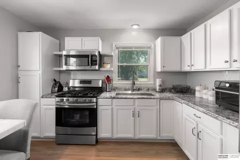 Kitchen - 7009 S 52nd St, Omaha, NE 68157 photo 4 of 5