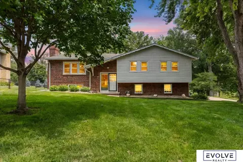 933 S 217th St, Elkhorn, NE 68022