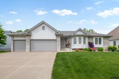 16026 Timberlane Dr, Omaha, NE 68136