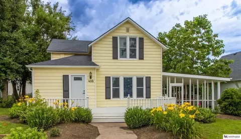 408 3rd St, Milford, NE 68405