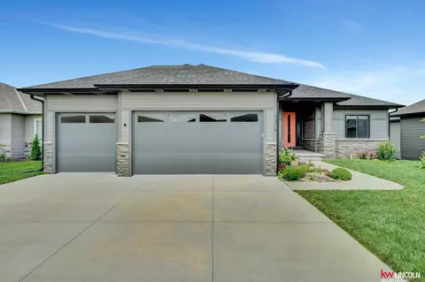 7316 Gerald Ave, Lincoln, NE 68516