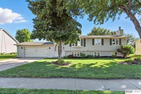 28522 Potter St, Valley, NE 68064