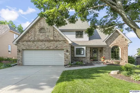 10583 Adams Dr, Omaha, NE 68127