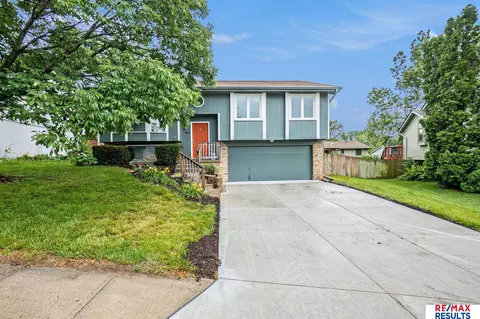 8165 Clay St, Omaha, NE 68122