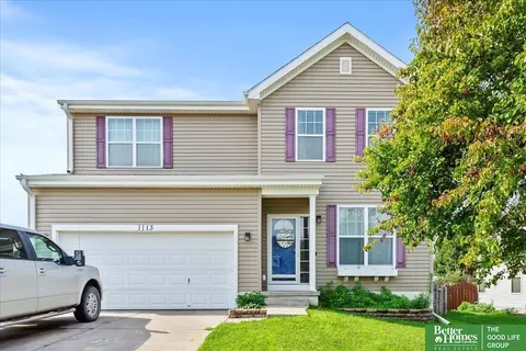 1113 Hardwood Dr, Papillion, NE 68046