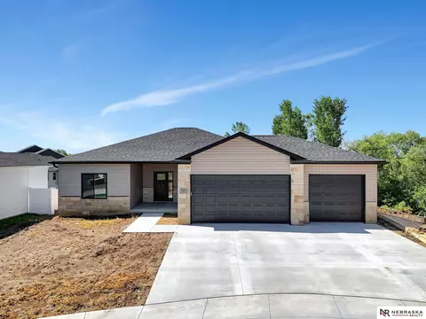 5431 W Sundowner Rd, Lincoln, NE 68528