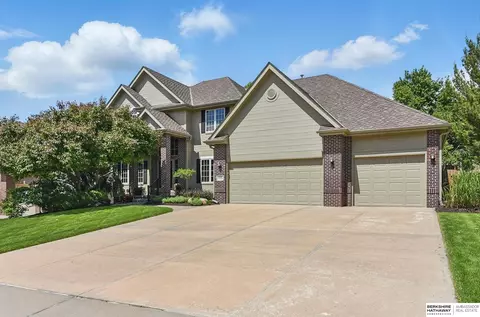 17616 Englewood St, Omaha, NE 68135