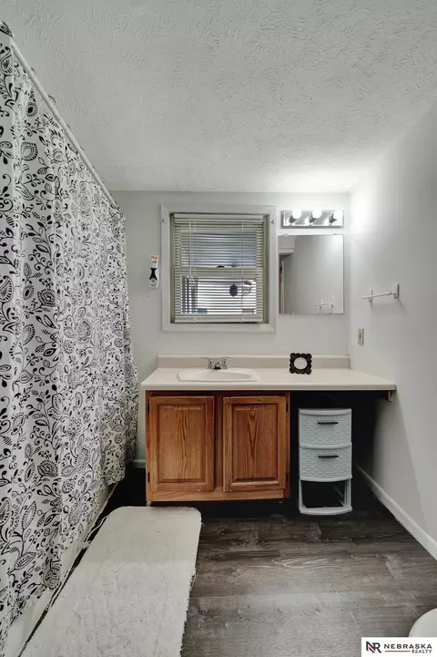 Bath - 440 N 5th St, Beatrice, NE 68310 photo 4 of 7