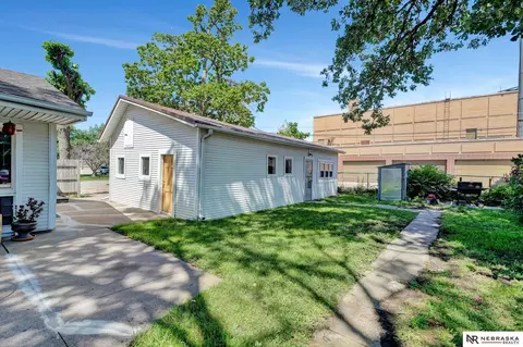 Exterior - 440 N 5th St, Beatrice, NE 68310 photo 8 of 12