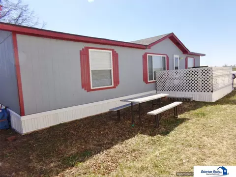 316 Cheyenne Dr, Beatrice, NE 68310 photo 2
