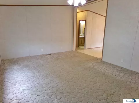 316 Cheyenne Dr, Beatrice, NE 68310 photo 3