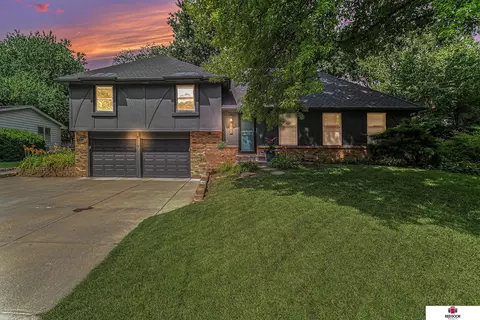 5905 S 25th St, Lincoln, NE 68512