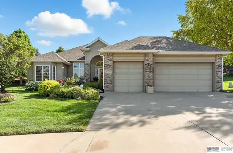 18902 Pierce Plz, Omaha, NE 68130