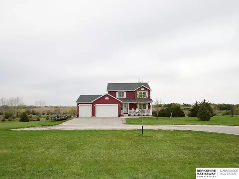 8101 David Dr, Firth, NE 68358