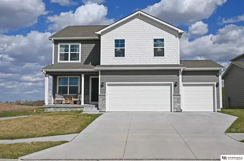 4401 Leawood Dr, Bellevue, NE 68123