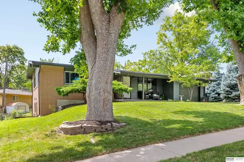 9638 Maple Dr, Omaha, NE 68134 photo 3