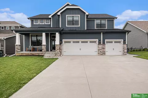 8030 Kilpatrick Pkwy, Bennington, NE 68007