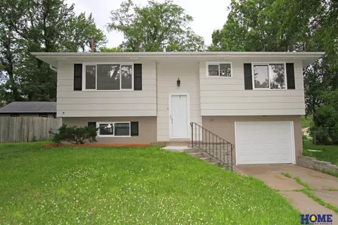 1615 SW 15th St, Lincoln, NE 68522