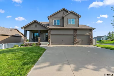 19811 L St, Omaha, NE 68135