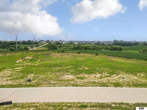 5404 N 199 St, Elkhorn, NE 68022