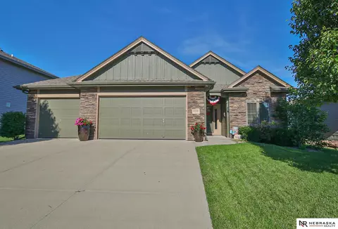 6504 N 163rd St, Omaha, NE 68116