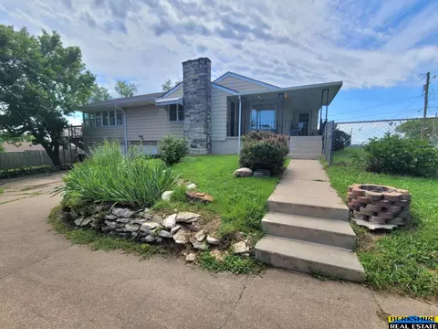 8109 Grant St, Omaha, NE 68134