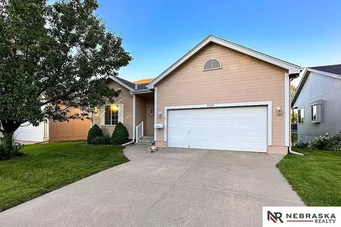 5119 N 152nd Ave, Omaha, NE 68116