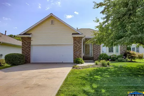 13823 Sahler St, Omaha, NE 68164