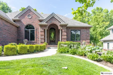 16634 Douglas St, Omaha, NE 68118