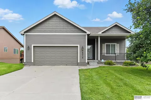 16016 Browne St, Omaha, NE 68116