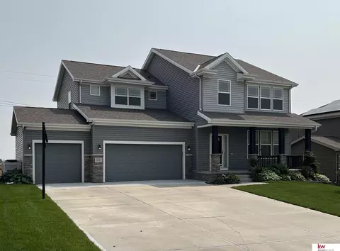 21327 Quarry Ln, Gretna, NE 68028