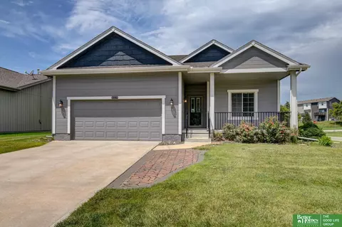18306 Emiline St, Omaha, NE 68136