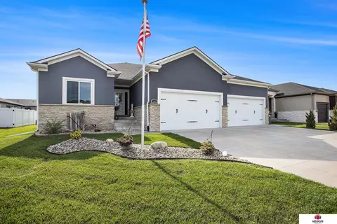 3033 N 95th St, Lincoln, NE 68507