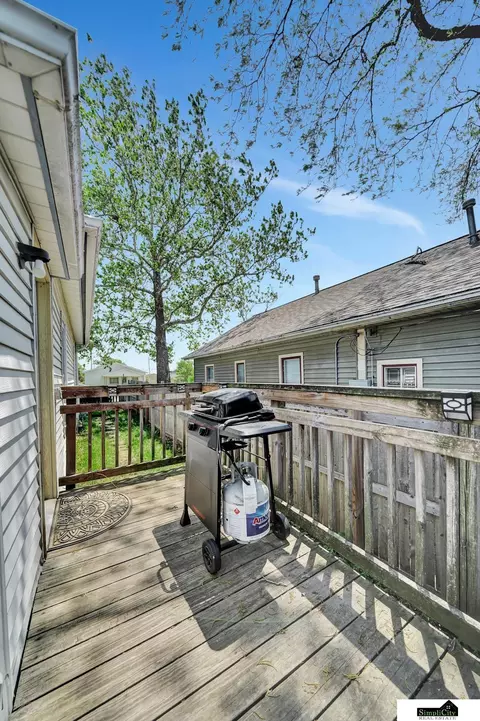Exterior - 821 S 4th St, Eagle, NE 68347 photo 4 of 6