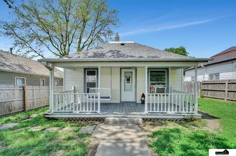 821 S 4th St, Eagle, NE 68347