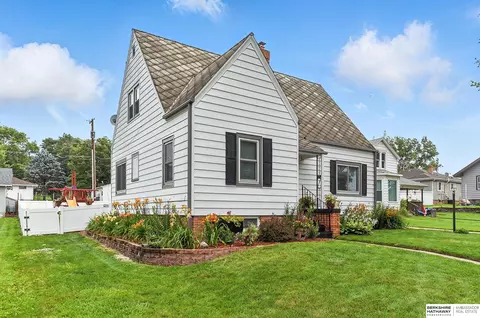 Exterior - 528 E 14th St, Wahoo, NE 68066 photo 2 of 8