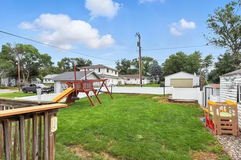 Exterior - 528 E 14th St, Wahoo, NE 68066 photo 5 of 8
