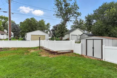Exterior - 528 E 14th St, Wahoo, NE 68066 photo 8 of 8