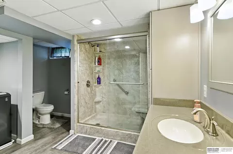 Bath - 528 E 14th St, Wahoo, NE 68066 photo 2 of 3