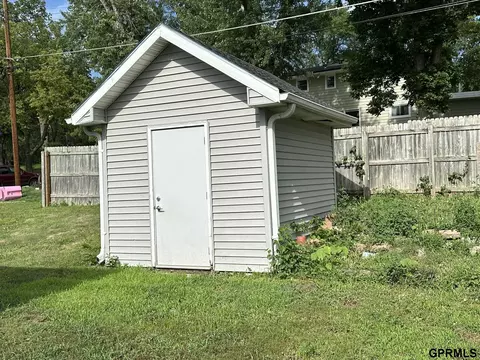 809 E 2nd St, Crete, NE 68333 photo 5