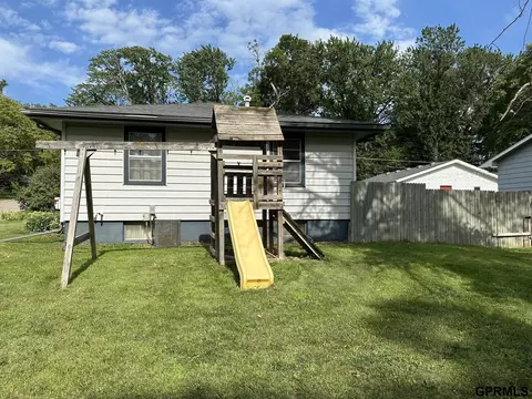 809 E 2nd St, Crete, NE 68333 photo 3