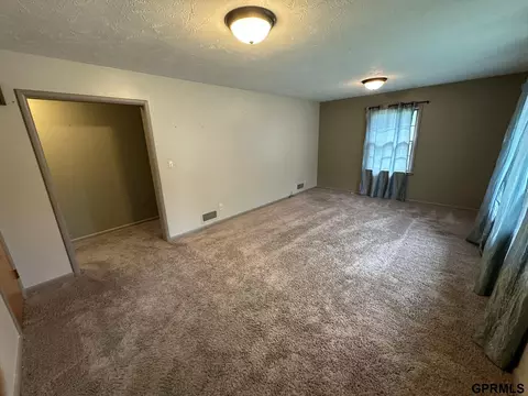 809 E 2nd St, Crete, NE 68333 photo 12