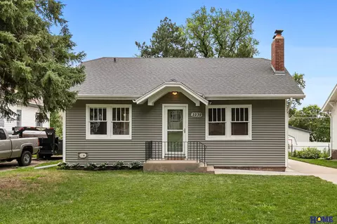 2239 Sewell St, Lincoln, NE 68502