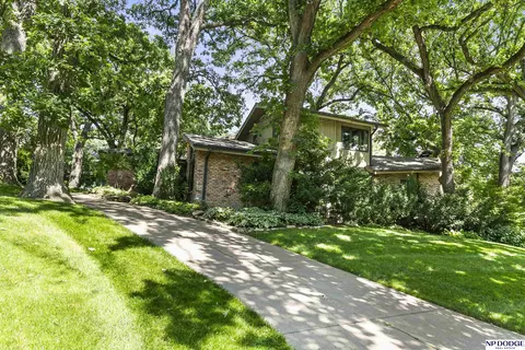 9718 Frederick St, Omaha, NE 68124