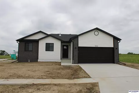 7819 N 51st St, Lincoln, NE 68514