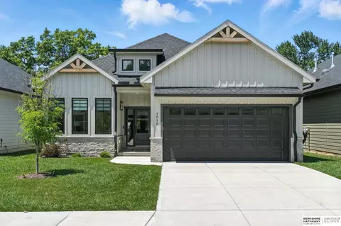 1016 S 90th Ct, Omaha, NE 68114