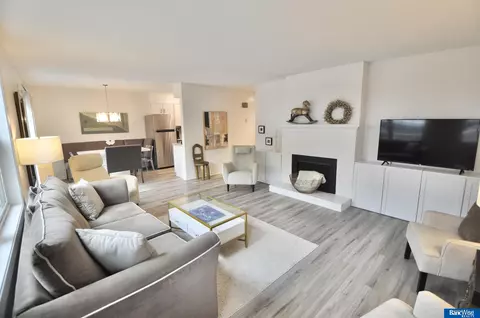 210 Lakewood Dr #2, Lincoln, NE 68510